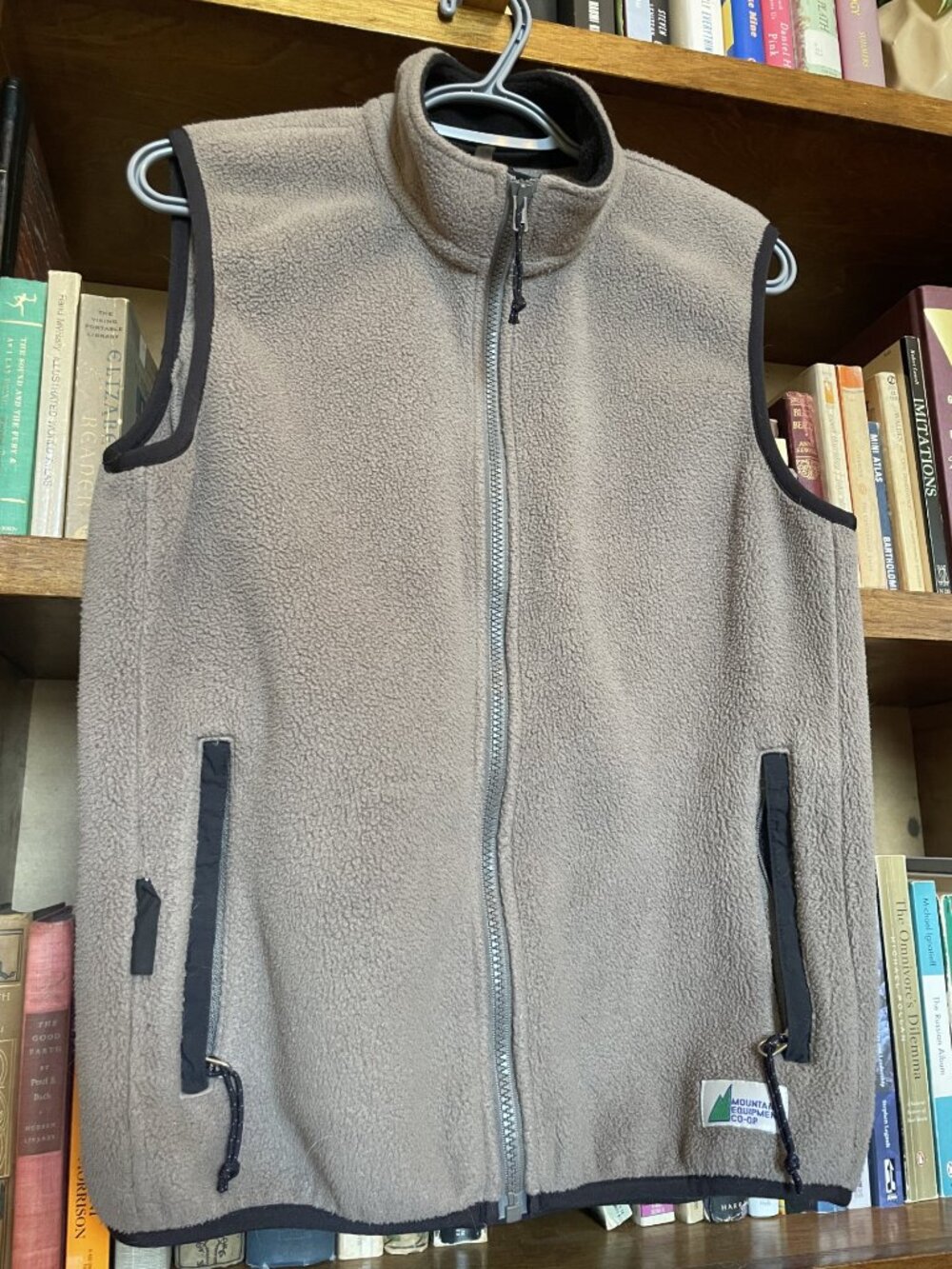 MEC Grey Fleece Vest Size Small - Picture 4 of 6